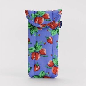 BAGGU Digital Strawberry Print Glasses Case